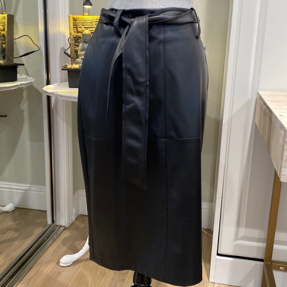 Bar III SIze 4 pleather skirt